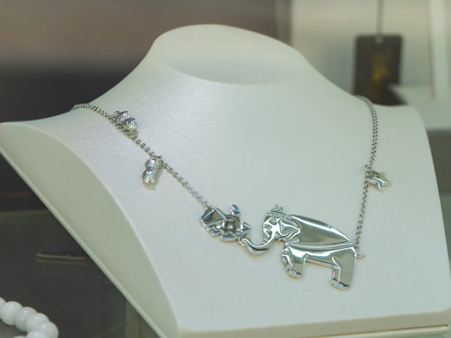 Couture Kingdom rose gold Dumbo csomós medál lánc Dumbo figurákkal