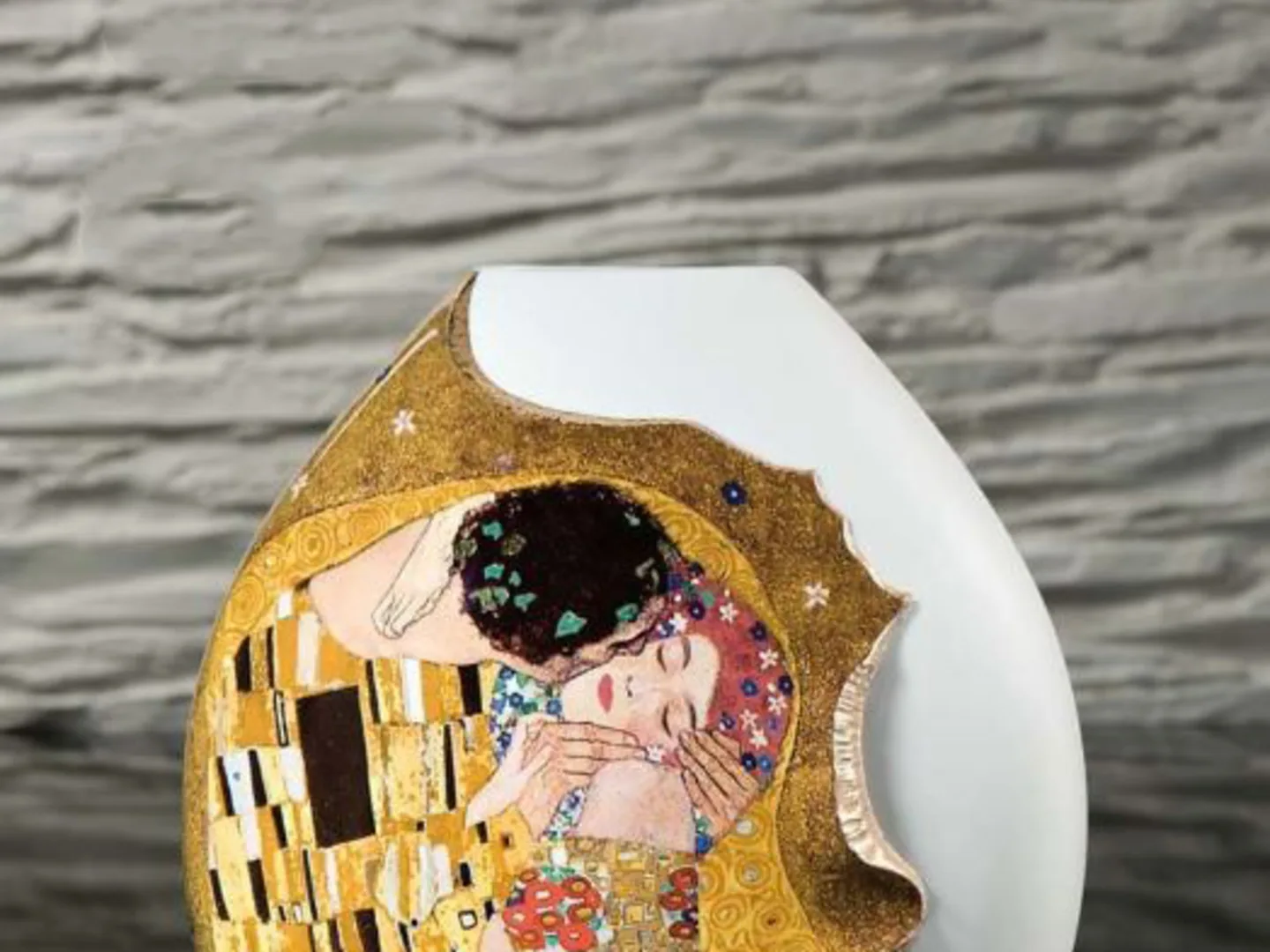 Goebel Klimt Az ölelés aranyozott díszlemez dobozban